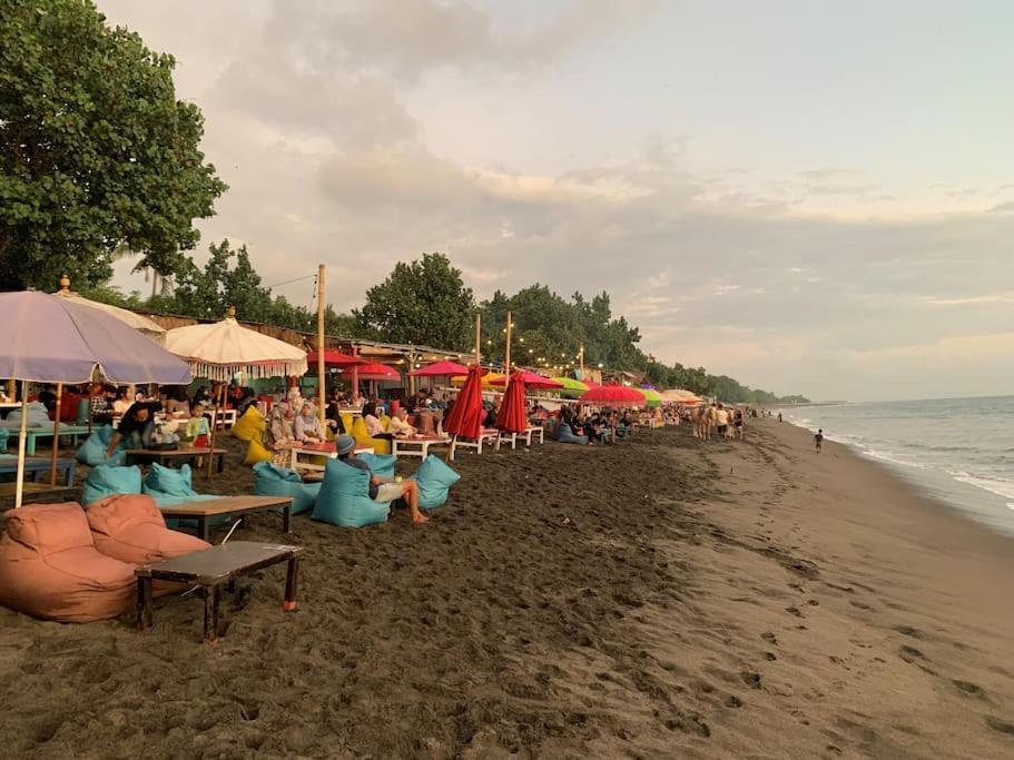 Villa Kenanga In Meninting By The Beach Mataram Eksteriør billede