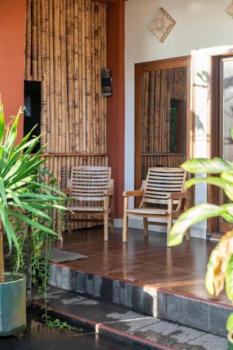 Villa Kenanga In Meninting By The Beach Mataram Eksteriør billede