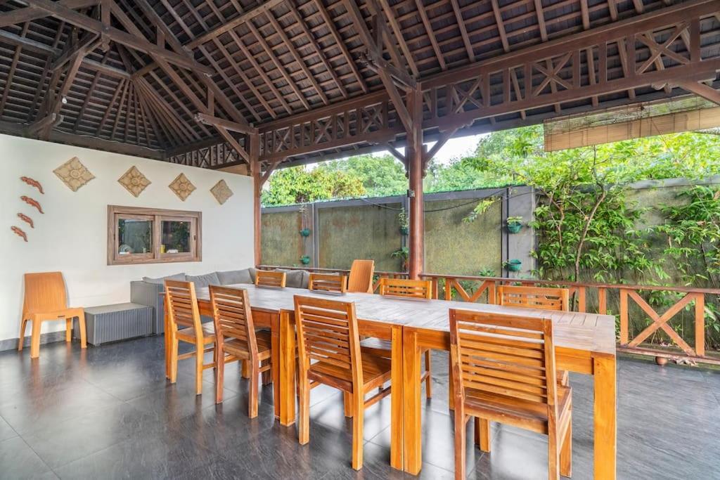 Villa Kenanga In Meninting By The Beach Mataram Eksteriør billede
