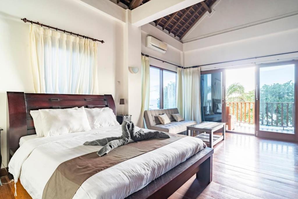 Villa Kenanga In Meninting By The Beach Mataram Eksteriør billede